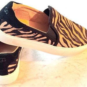Ugg Womens Cahlvan Tiger Print Calf Hair